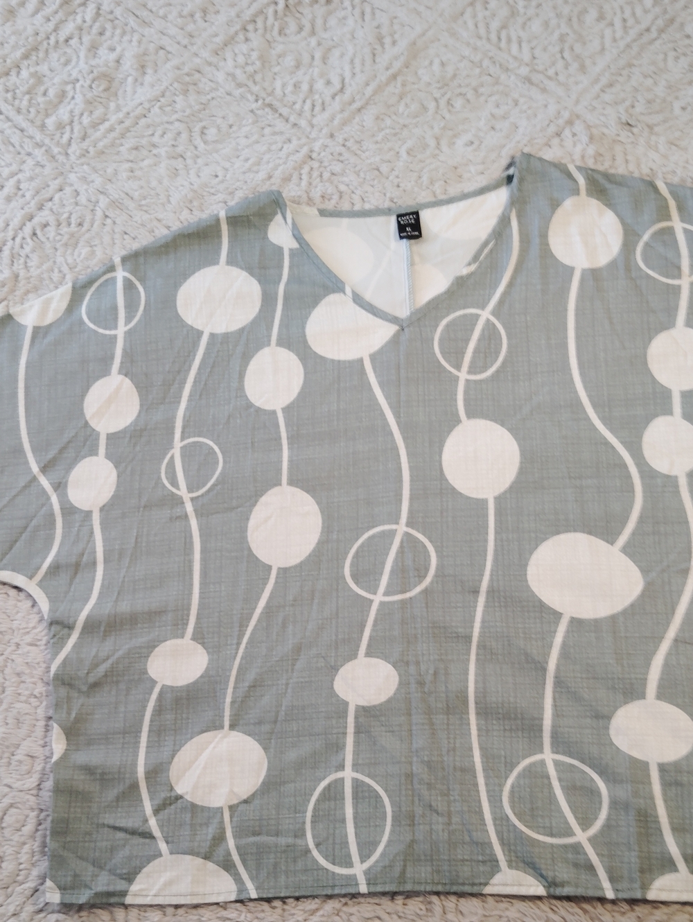 Relaxed V-Neck Tunic in Light Green with White Abstract Circles